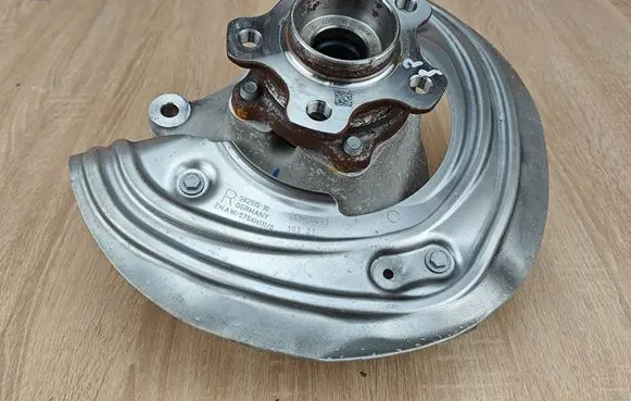 BMW 4 G22 G23 G24 G26 Front wheel hub spindle knuckle 6892510 6899175
