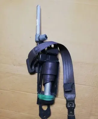 Volvo V70 Front seatbelt 30662993
