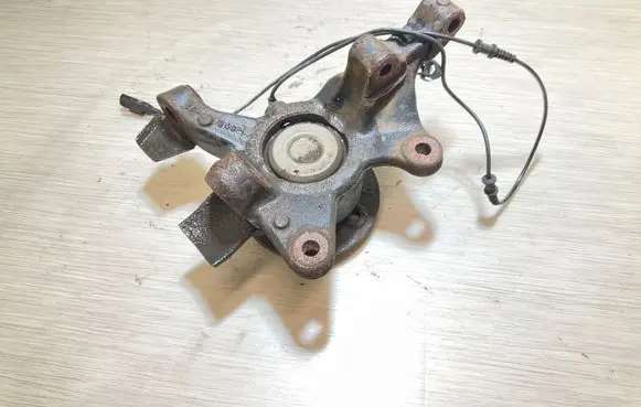 Mercedes-Benz Vito Viano W447 Front wheel hub A4473320601