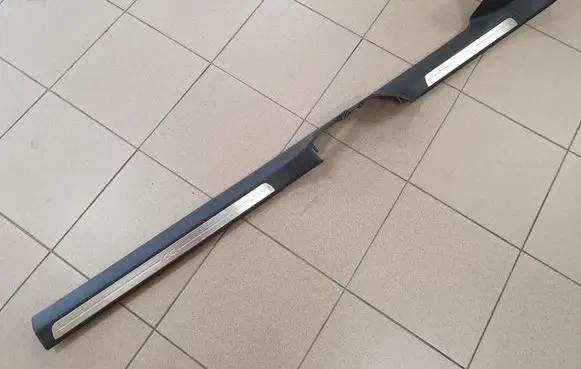 Volkswagen PASSAT CC Sill 3AA853369