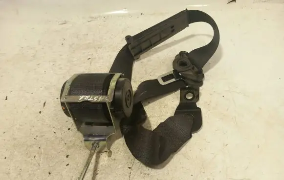 Opel Zafira B Front seatbelt 560834801G 111022