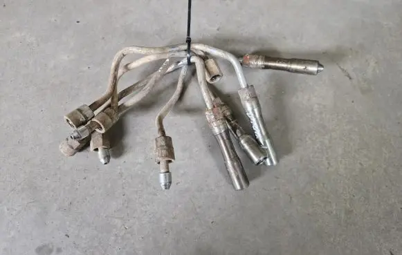 Isuzu D-Max Fuel injector supply line/pipe 