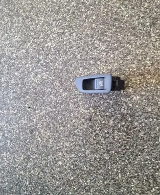 Volkswagen Golf VI Electric window control switch