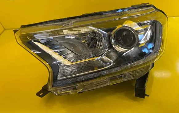 Ford Ranger Headlight/headlamp JB38-13E014