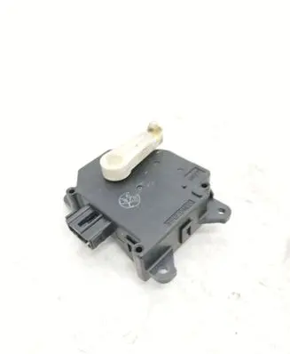 Mazda 3 I Air flap motor/actuator 8610000990 HB601BN8V01