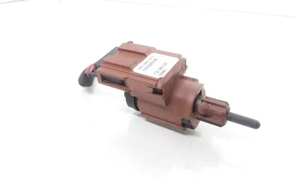 Audi A6 S6 C5 4B Brake pedal sensor switch 3B0945511