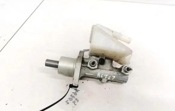 Master brake cylinder