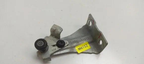 Chrysler Voyager Sliding door upper roller guide/hinge 05020899AA M8753