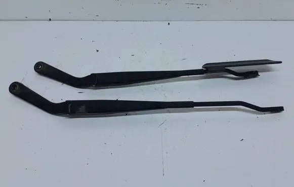 SsangYong Rexton Front wiper blade arm 