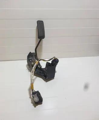 Toyota Avensis T250 Accelerator throttle pedal 8928147010 1983003010 03F26