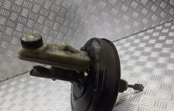 Renault Megane II Brake booster 8200453735