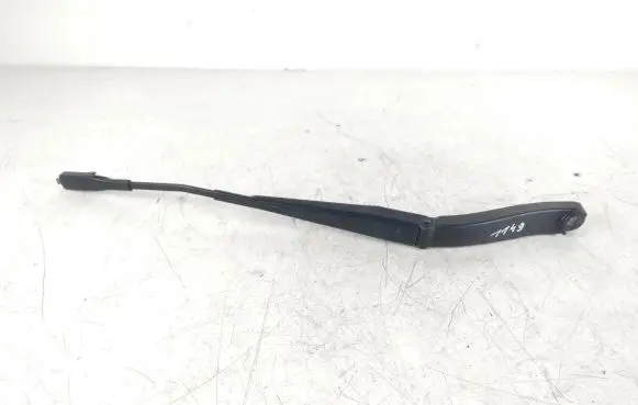 Mercedes-Benz ML W164 Front wiper blade arm A1648200540