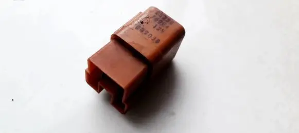 Nissan Sunny Other relay 2523079964
