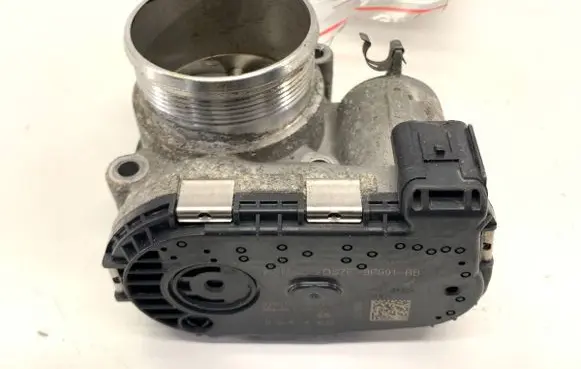 Ford Escape III Engine shut-off valve DS7E9F991BB