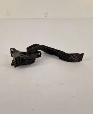 Volkswagen PASSAT B5 Accelerator throttle pedal 8D1721523