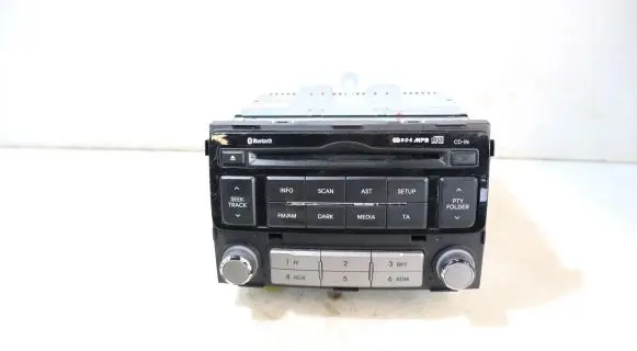 Hyundai i20 (PB PBT) Radio/GPS head unit trim 