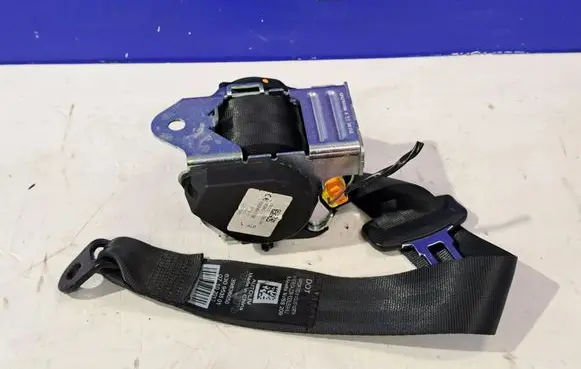 Volvo S90, V90 Middle seatbelt (rear) 39836050