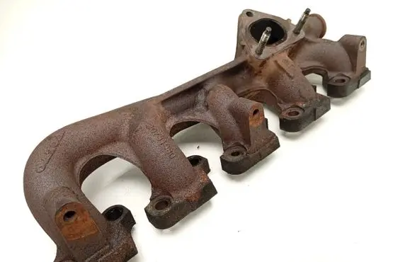 Volvo XC70 Exhaust manifold 30731980