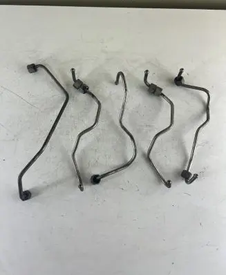 Peugeot 307 CC Fuel injector supply line/pipe 