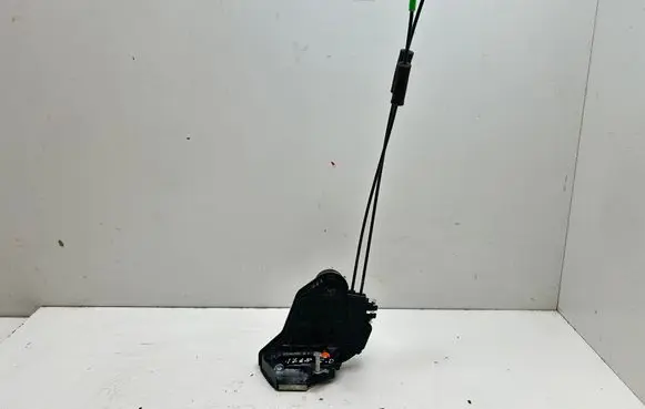 Toyota Hilux (AN120, AN130) Rear door lock 