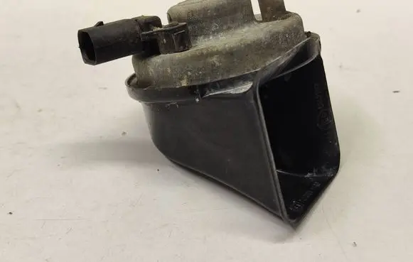 BMW 1 E81 E87 Horn signal 703881157 024148