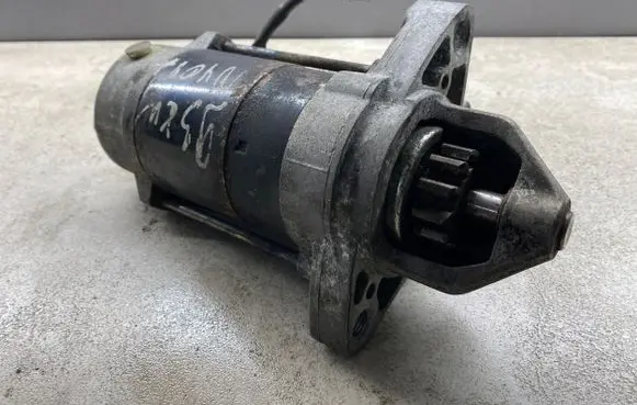 Toyota Avensis T270 Starter motor
