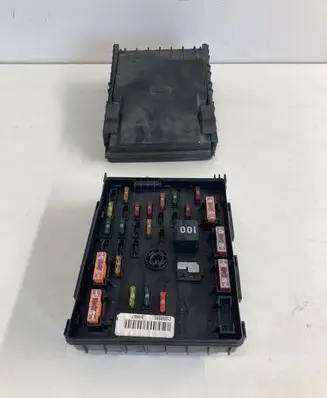 Volkswagen PASSAT B7 Fuse module 3C0937125A