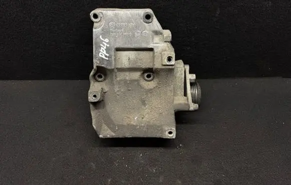 Volkswagen PASSAT B5.5 A/C compressor mount bracket 038260885C