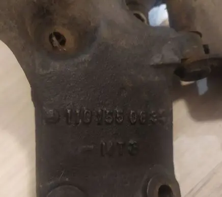 Mercedes-Benz E W123 Generator/alternator bracket 110550835