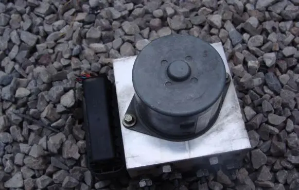 Mini Cooper Countryman R60 ABS Pump 9808313
