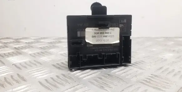 Audi A3 S3 8V Door control unit/module 5Q0959592C