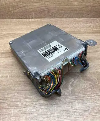 Toyota Corolla E120 E130 Engine control unit/module ECU 8966602110 MB1758005221 1CDFT