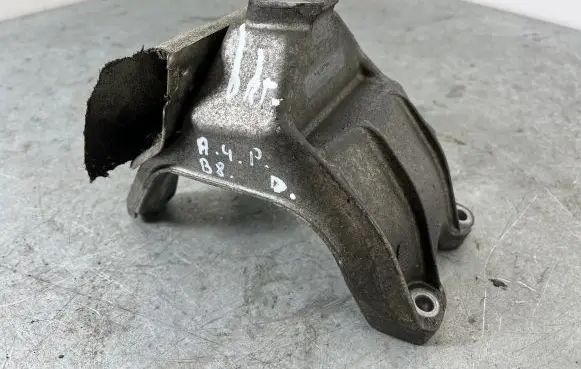 Audi A4 S4 B8 8K Engine mounting bracket 8K0199308CH