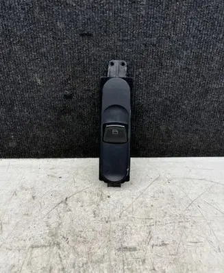 Mercedes-Benz Vito Viano W639 Electric window control switch A6395351413