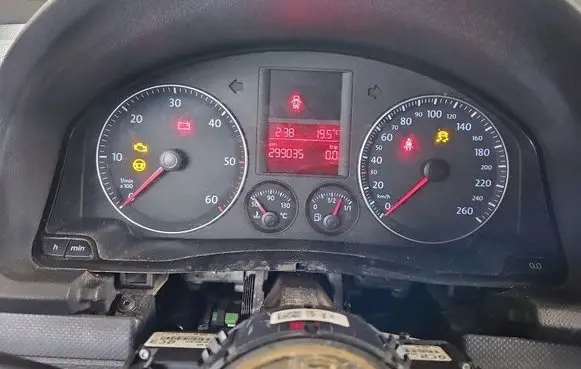 Speedometer (instrument cluster)
