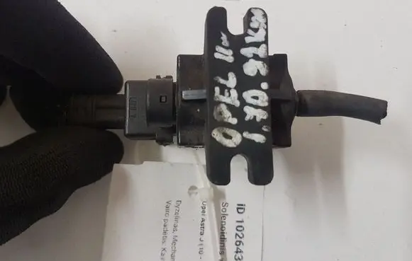 Opel Astra J Turbo solenoid valve 70246100 8972882491