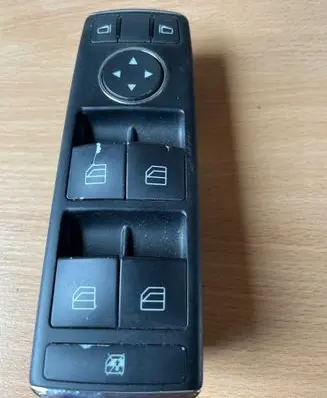 Mercedes-Benz C W204 Electric window control switch A2048700151 03139410