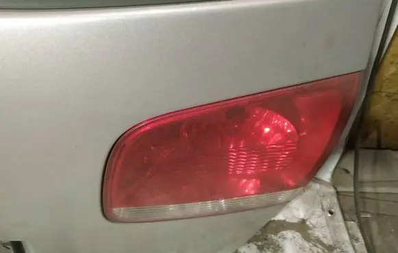 Volkswagen Touareg I Tailgate rear/tail lights