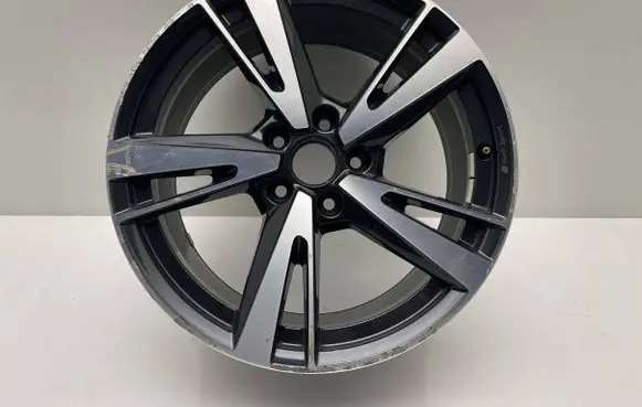Audi A3 8Y R18 alloy rim 8Y0601025N