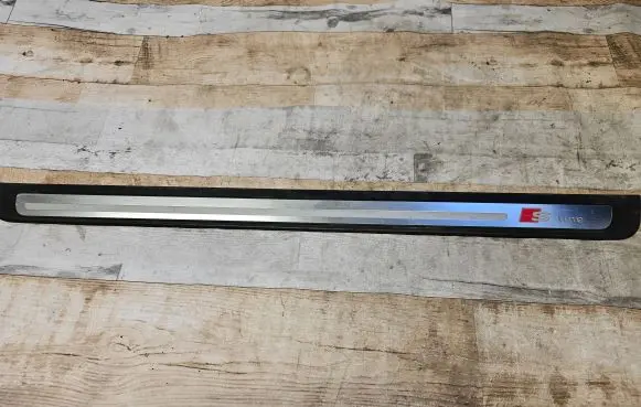Audi A5 8T 8F Front sill trim cover 8T0853373