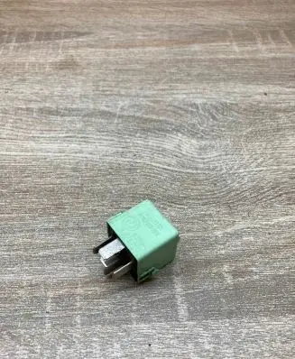 BMW 5 E39 Other relay 8373700