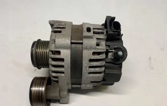 KIA Rio Generator/alternator 37300-04950
