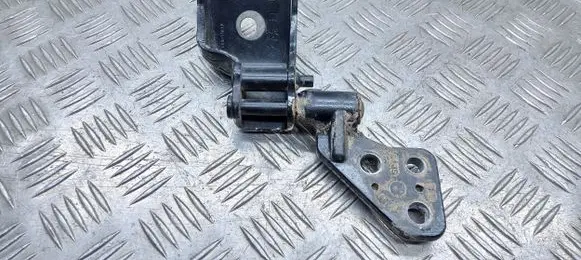 Citroen Berlingo Loading door lower hinge 080D13617
