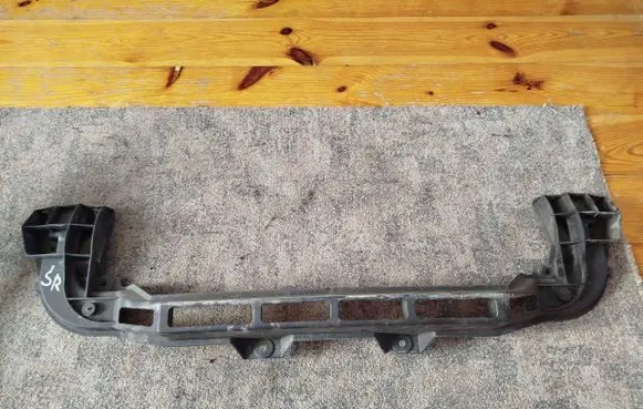 Audi TT Mk1 Rear bumper mounting bracket 8N0807458A