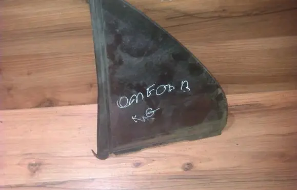 Opel Omega B1 Rear vent window glass 