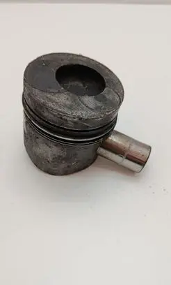 Toyota Land Cruiser (FJ60) Piston 