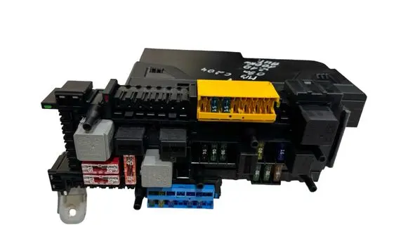 Mercedes-Benz C W204 Fuse module 2045458401 2044423500 2045456332