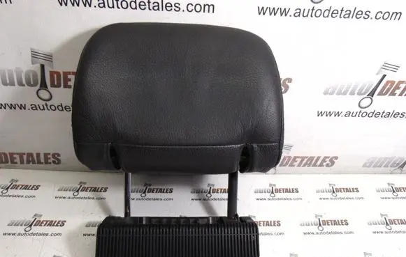 Volvo XC90 Third row seat headrest 