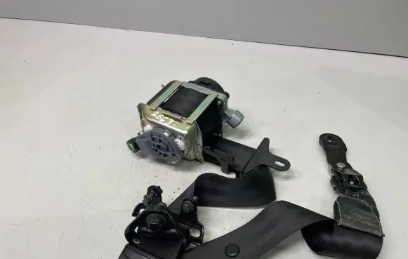 Volvo V60 Front seatbelt 39818843 616155800