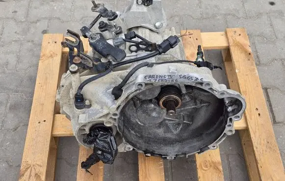 KIA Carens III Manual 6 speed gearbox 110526SG65JC